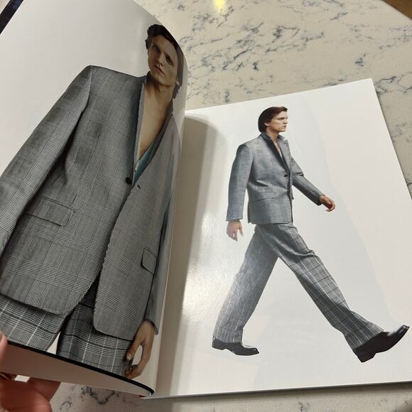 Louis Vuitton 2001 Catalog – Vintage Fashion Lookbook, Rare Collector’s Item - Picture 3 of 9